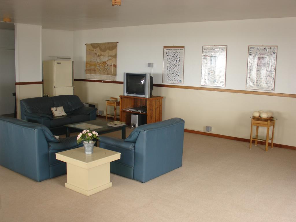 On The Bay Guesthouse Kruisfontein Exterior photo