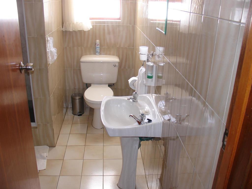 On The Bay Guesthouse Kruisfontein Room photo