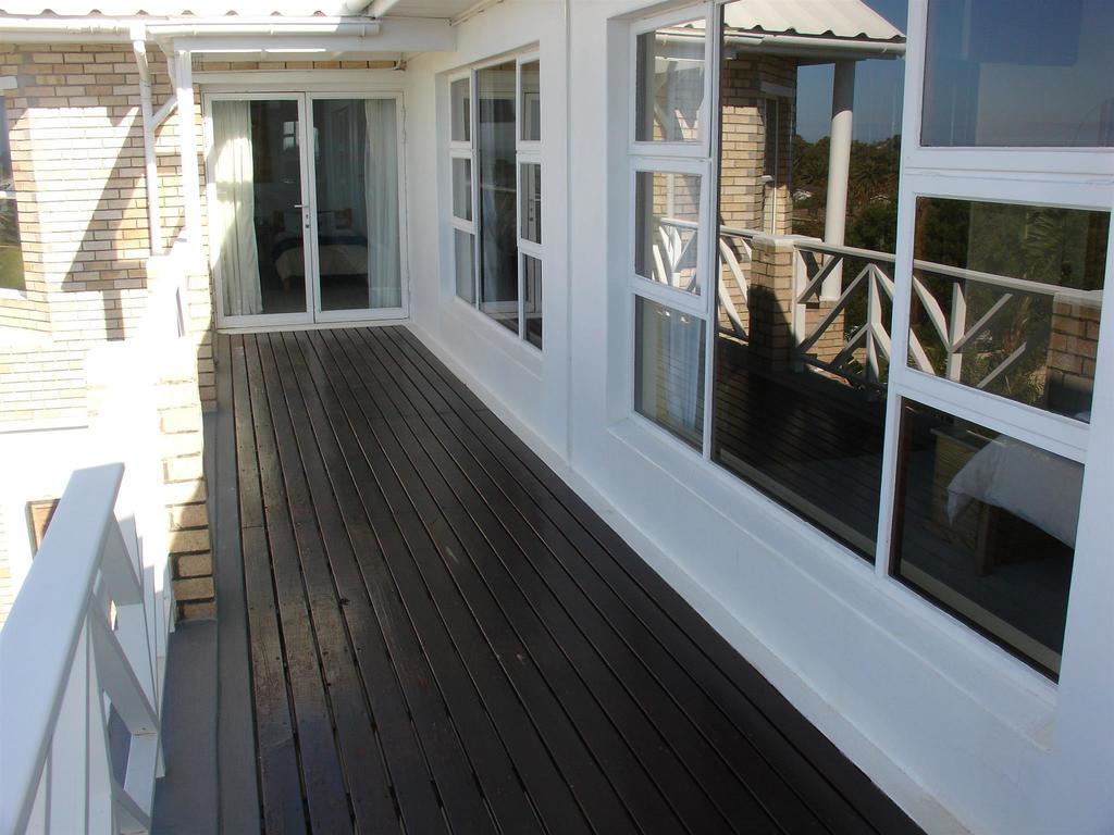 On The Bay Guesthouse Kruisfontein Exterior photo