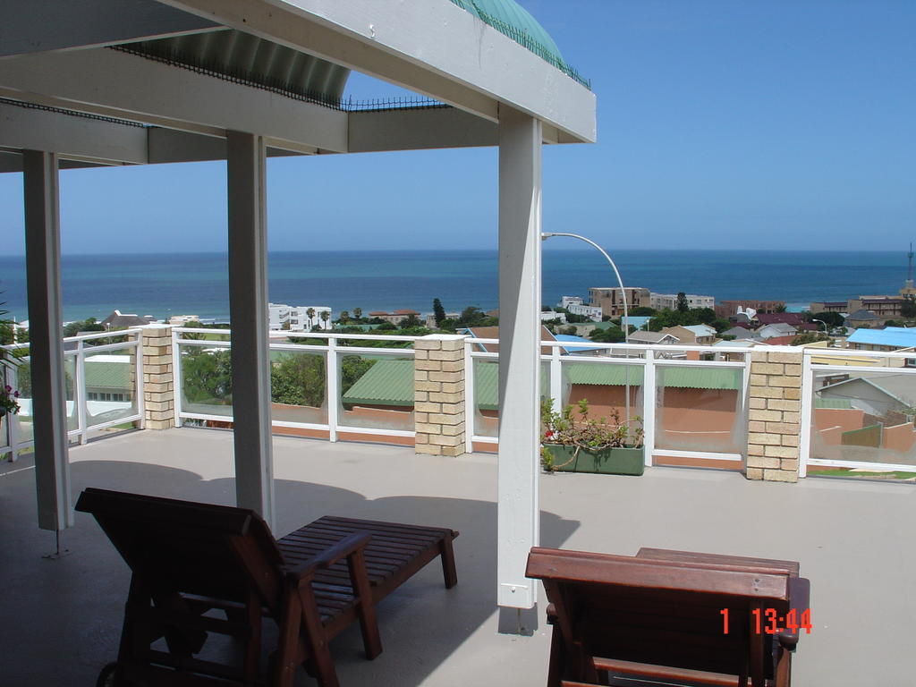 On The Bay Guesthouse Kruisfontein Exterior photo